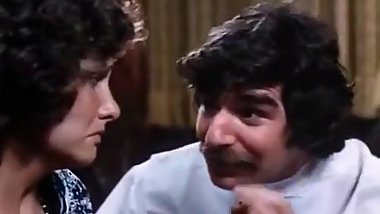 Linda Lovelace, Harry Reems in 70s porn brunette gives deep