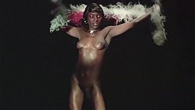 NUTBUSH - vintage dancer black ebony