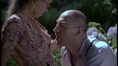 Roberto Malone get nature babe