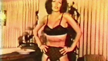 KISS KISS BANG BANG vintage mature striptease stockings