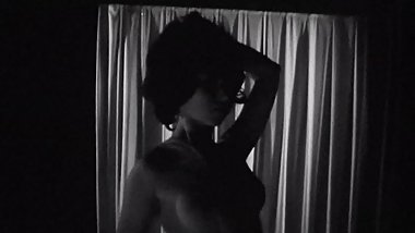 THE FEATHER - vintage striptease