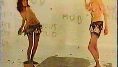 RETRO MUD WRESTLING