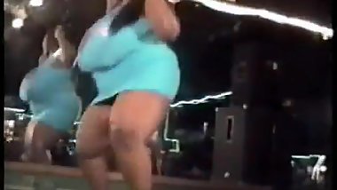 vintage bbw dancing