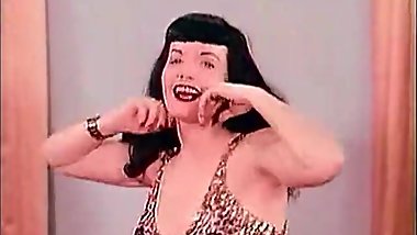 Sensitive Belly Dance of a Hot Pornstar (1950s Vintage)