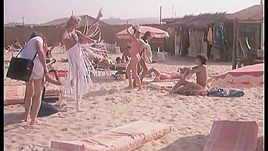 Dans Le Chaleur De St Tropez (1981)