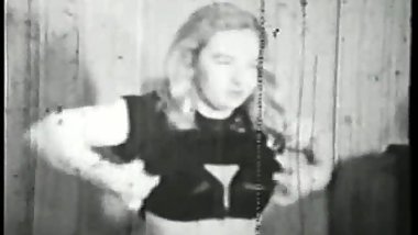 voluptuous blonde unlicensed to fuck - circa 40s