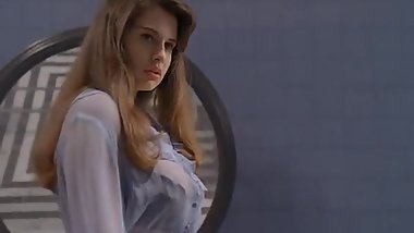 4.Debora Caprioglio paprika scene savonnage bain