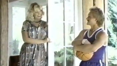 Mature Charla seduces a man