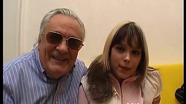 la prima volta con due uomini non si scorda mai