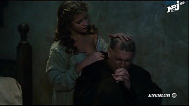 Isabella Ferrari in Good King Dagobert