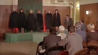 Esclaves sexuelles sur catalogue (French classic movie)