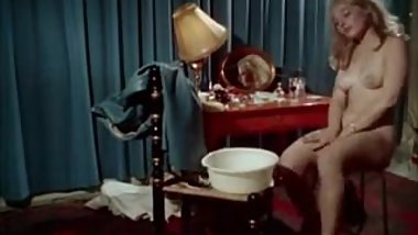 Cute vintage blonde shaving her twat