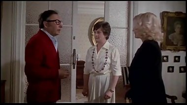 SENORITAS EN UNIFORME (1976)