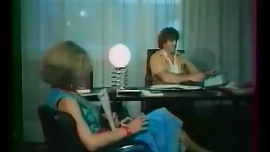 Classic French : Ca fremit chez les minettes