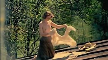 Zhanna Bolorova in Podranki (1977)