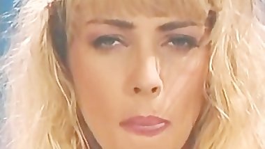 Vintage-Shayla Laveaux