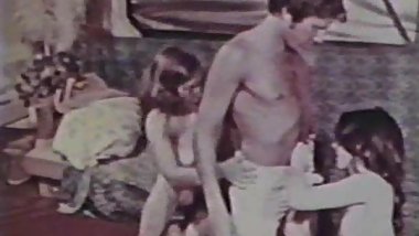 Peepshow Loops 329 1970s - Scene 3