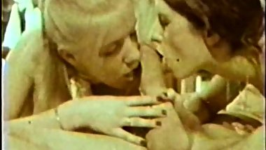 Peepshow Loops 417 70s and 80s - Scene 3