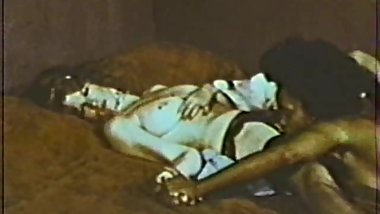 Lesbian Peepshow Loops 631 70's and 80's - Scene 3