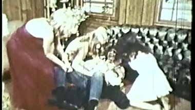 Peepshow Loops 207 70's and 80's - Scene 4