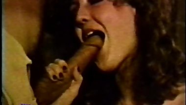 Peepshow Loops 107 70s and 80s - Scene 3