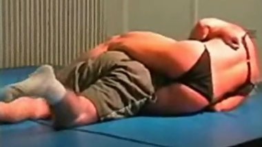 mixed wrestling fbb Christine Fetzer bodybuilder scissors part 2